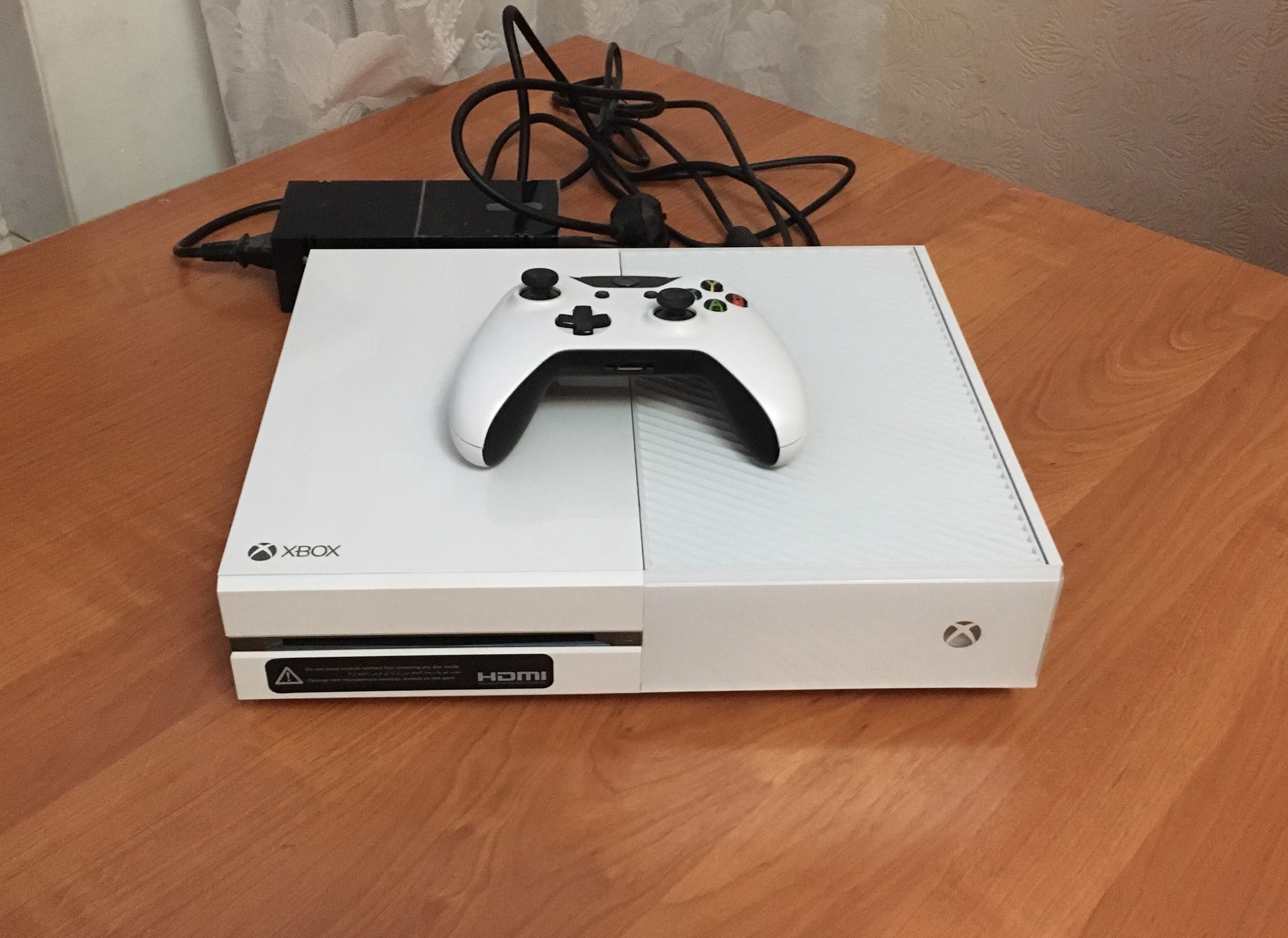 Xbox закрывается. Xbox one s с дисководом. Xbox 360 2009 250гб. Xbox картинки. Xbox series x console 1tb.